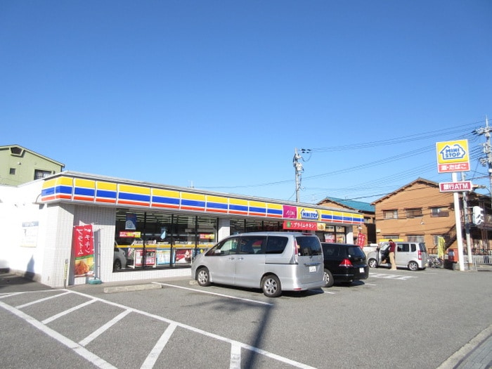 ＭＩＮＩストップ(コンビニ)まで250m シャ－メゾン　グッド・レスパス