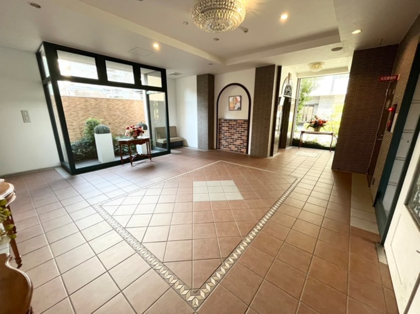 エントランス部分 アリビオ江坂垂水町