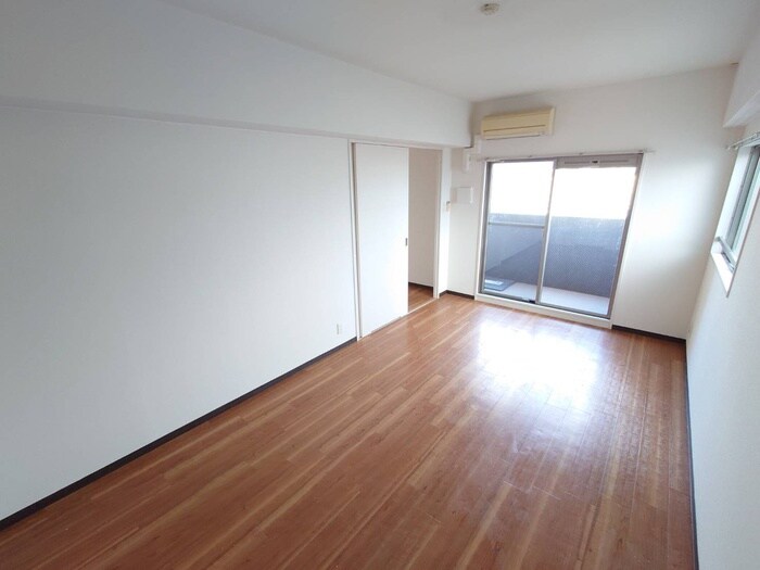 居室 エストーネ京都二条(805)