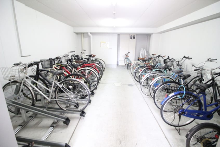 駐輪場 マホガニーコート