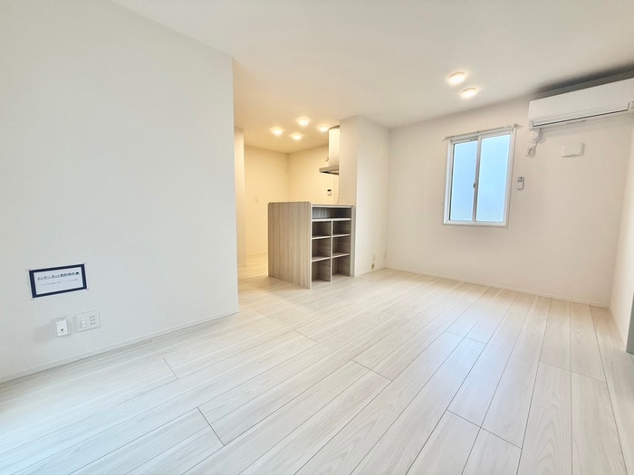 居室 ソリッソ大久保町西嶋