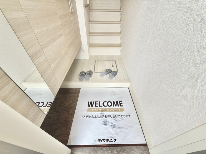 玄関 ソリッソ大久保町西嶋