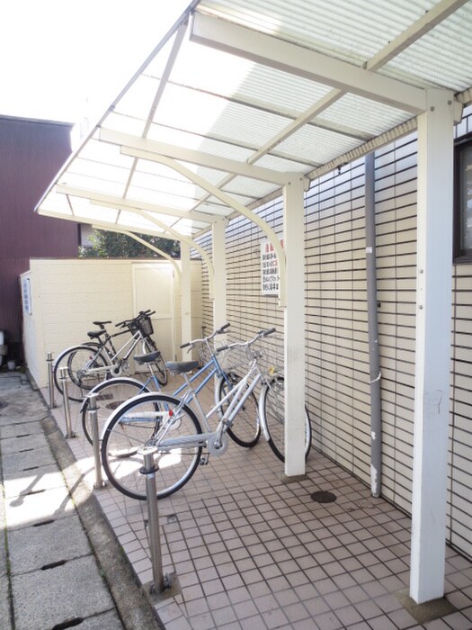 駐輪場 北白川ハイツ