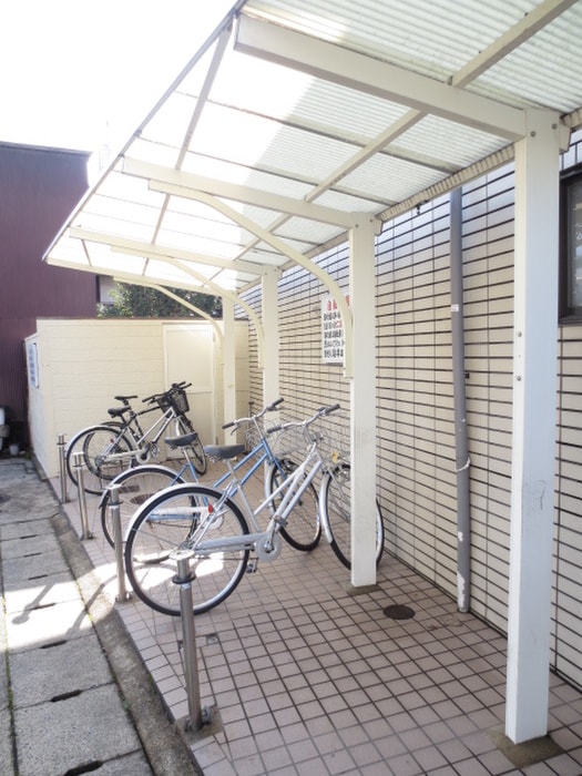 駐輪場 北白川ハイツ