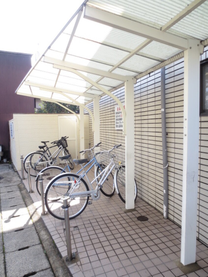 駐輪場 北白川ハイツ