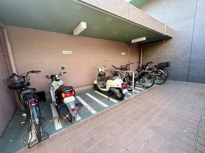 駐輪場 グレース門戸荘