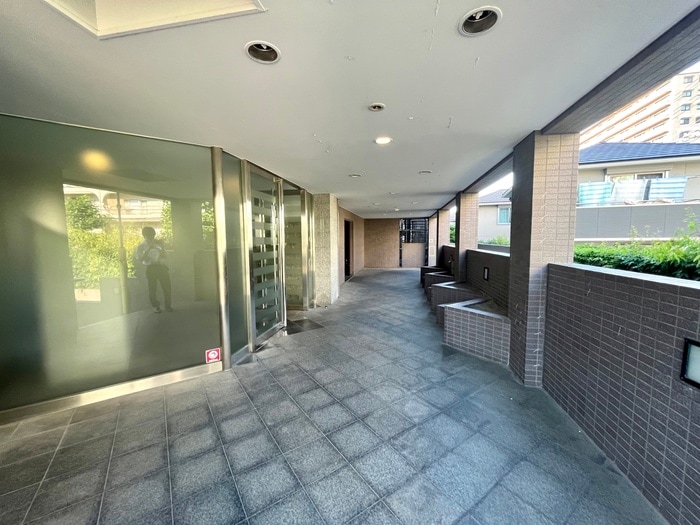 エントランス部分 グレース門戸荘