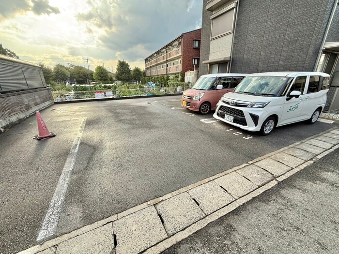 駐車場 シャーメゾンＹＹＵ－Ⅲ