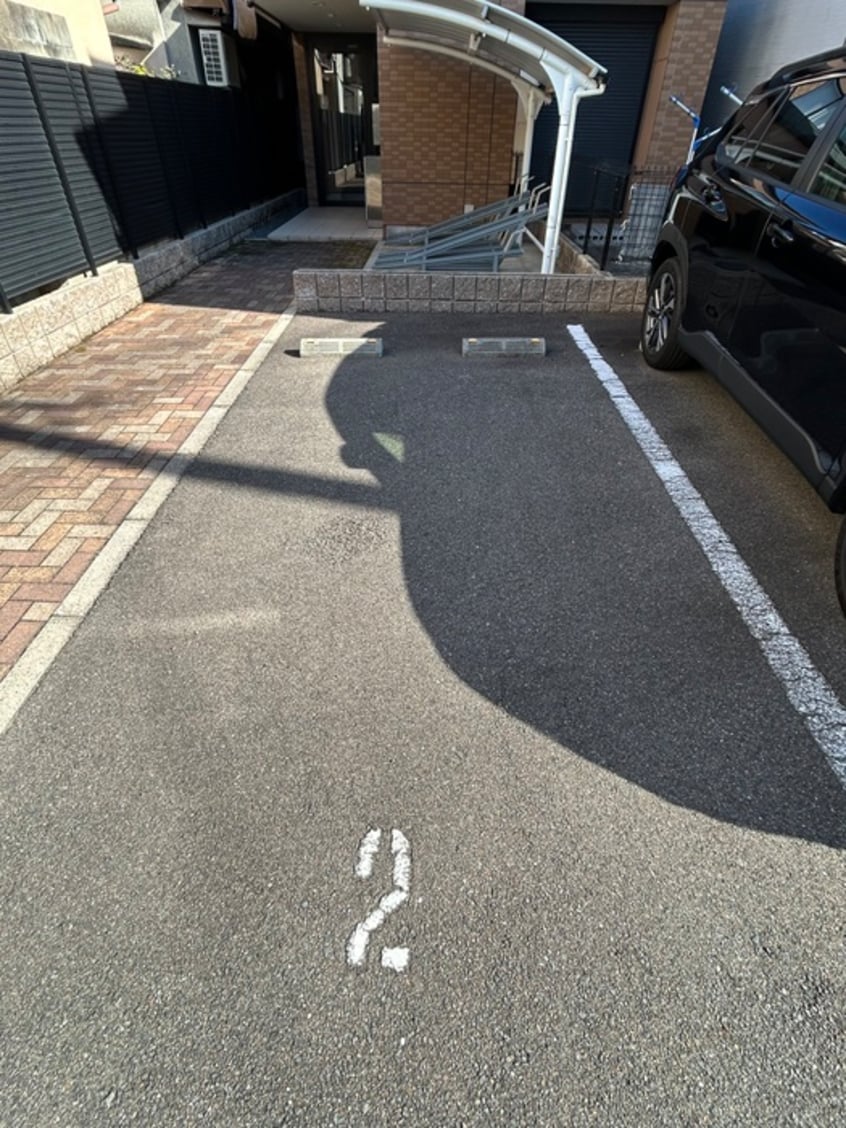 駐車場 Maison Le Brun