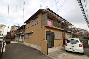 美井元町尾崎貸家