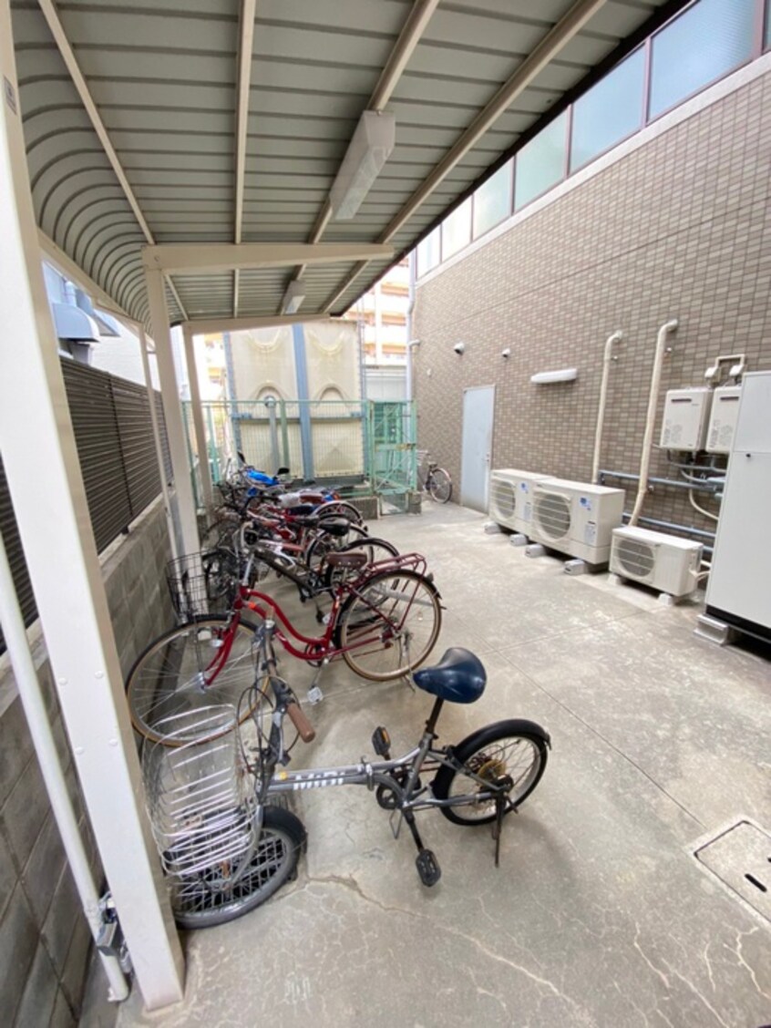 駐輪場 レコルト香里