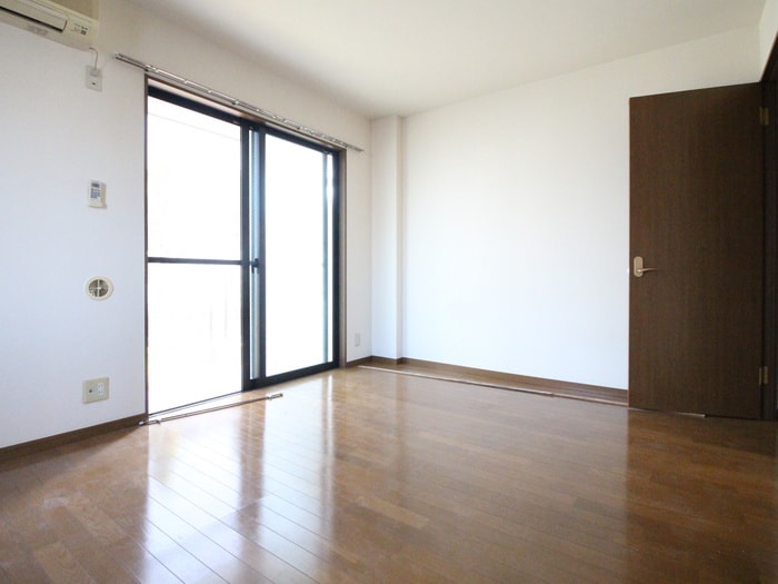 居室 アンプル－ルフェ－ルREALIFE