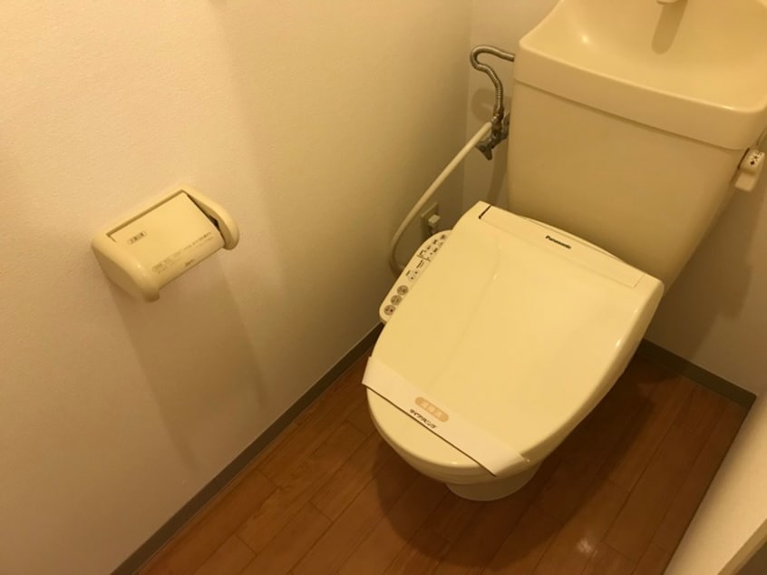 トイレ カ－サフェリスＡ棟