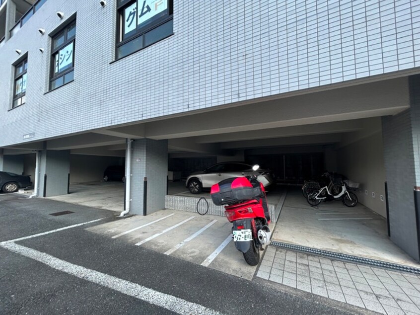 バイク置き場 サントル西京