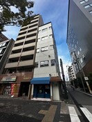 天進ビルの外観