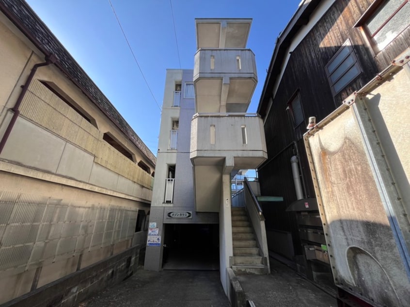 エントランス部分 メゾンタマミ