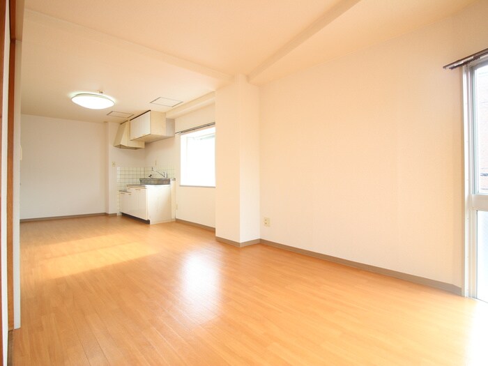 居室 プリムロ－ズ嵯峨