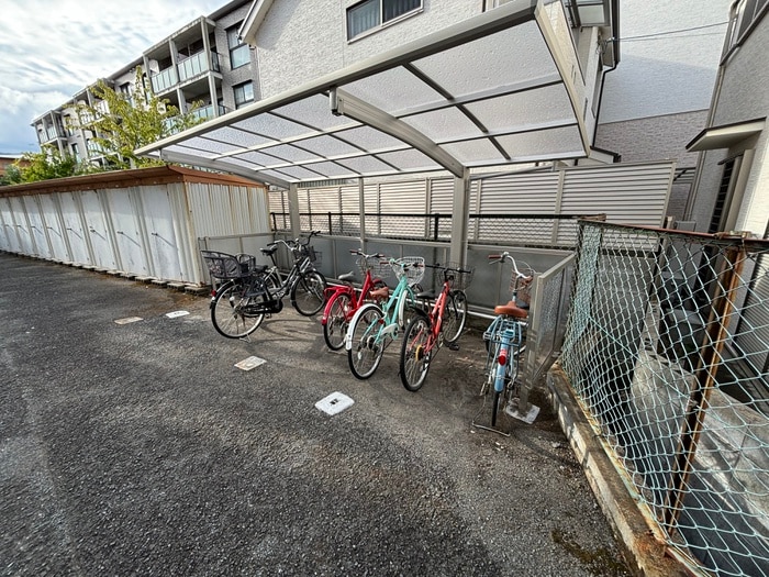 駐輪場 レジデンスクロダ