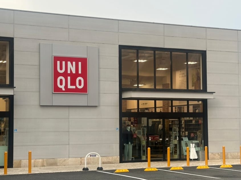 ユニクロ(ショッピングセンター/アウトレットモール)まで400m ラルクアンシェル