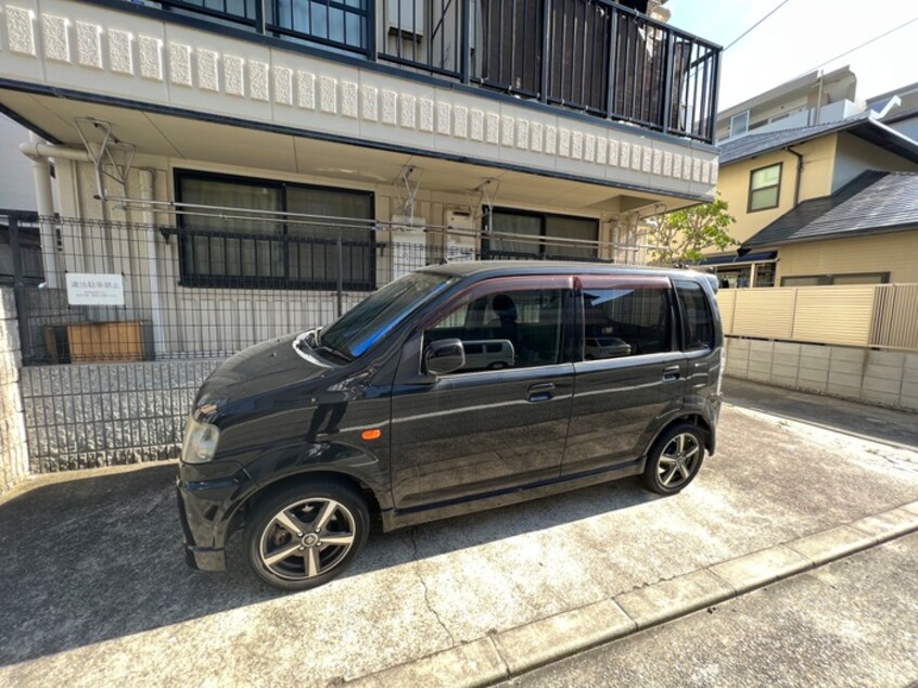 駐車場 ハイツ　サンロ－ラン