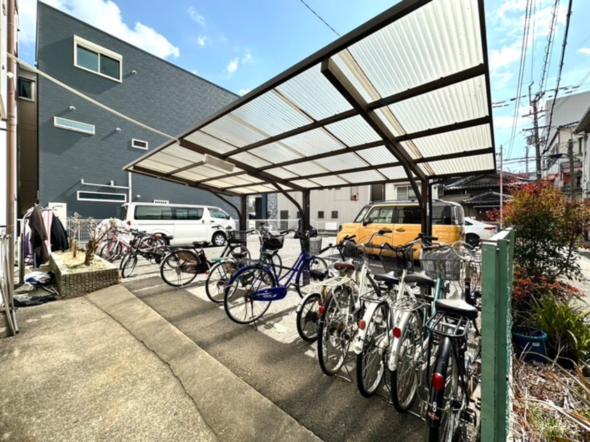 駐輪場 レジデンス三津屋