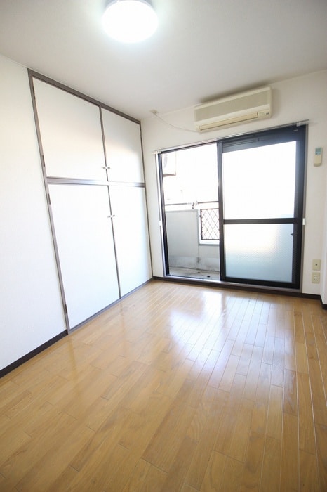 居室 シャルマン河原