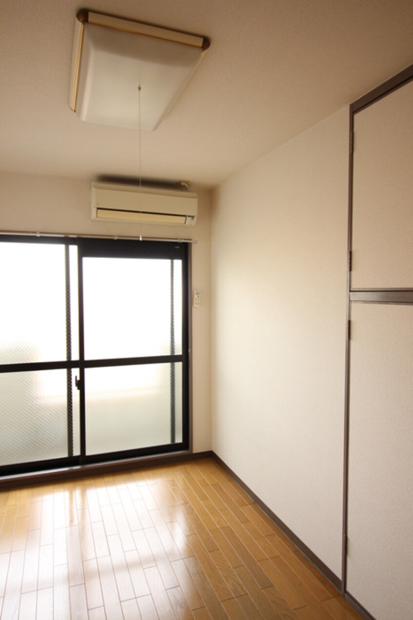 居室 シャルマン河原