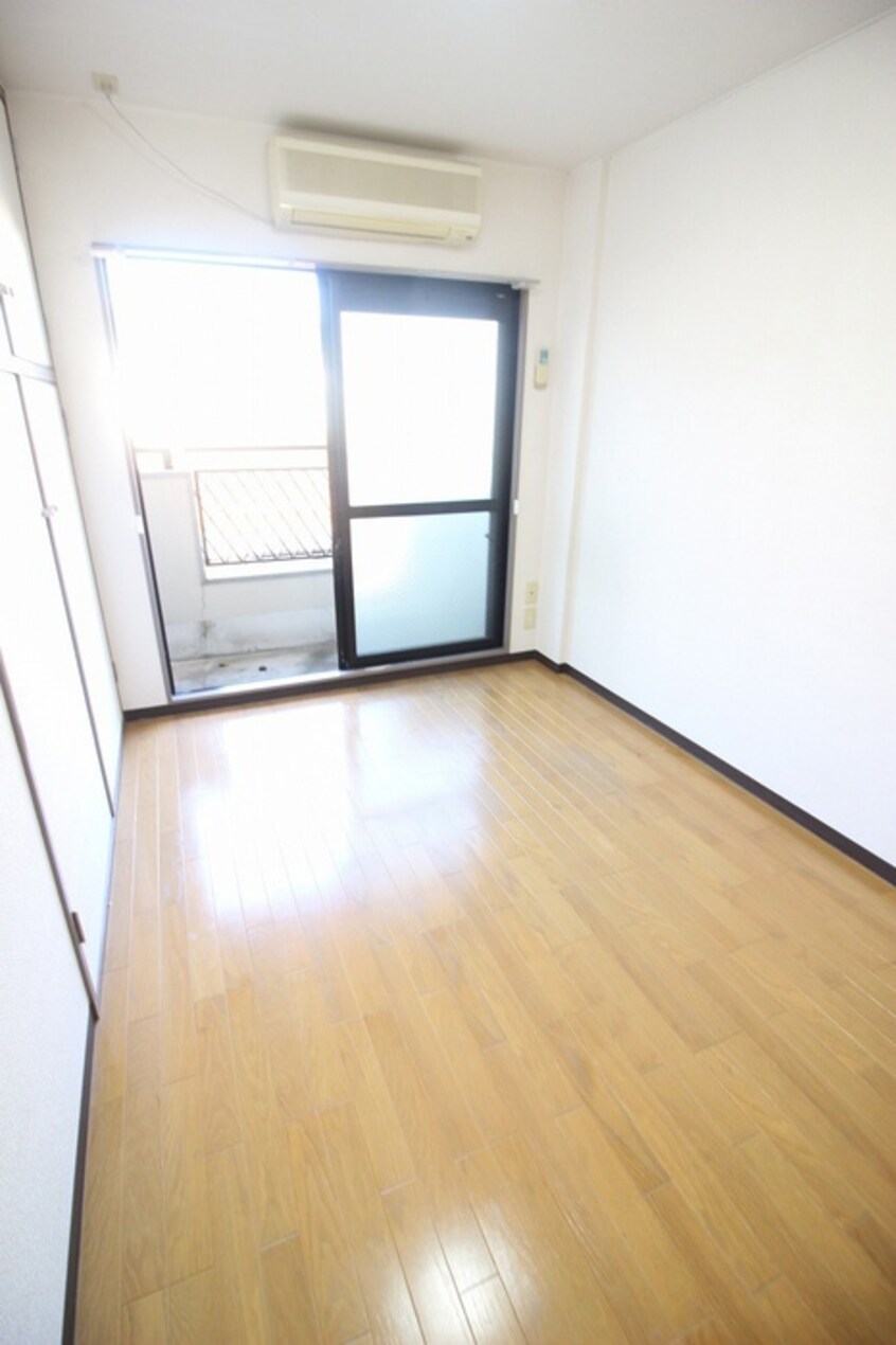 居室 シャルマン河原