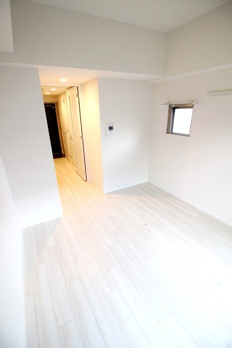 居室 プレサンス新大阪ｳﾞｨｶﾞ(303)