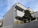 フレール・ドゥ・フジの外観