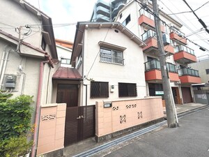 富田町1丁目貸家