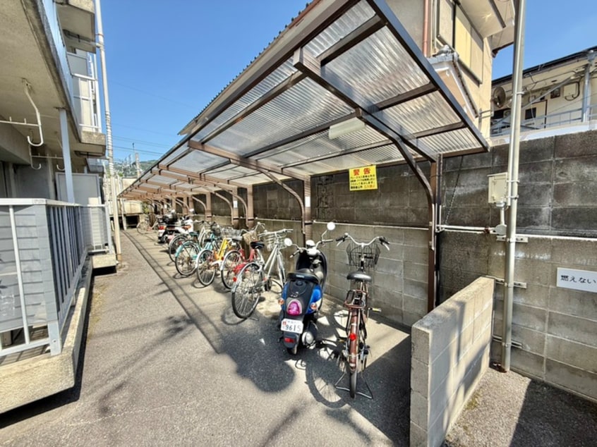 駐輪場 グレース16
