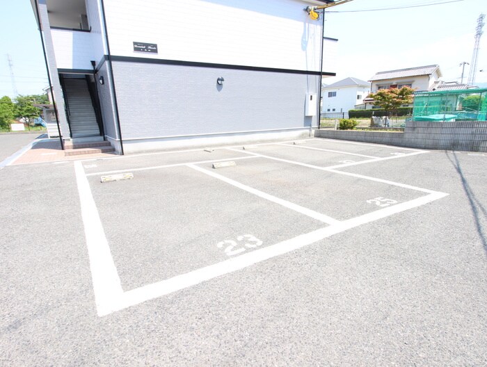 駐車場 レボントゥリはせでⅠ番館