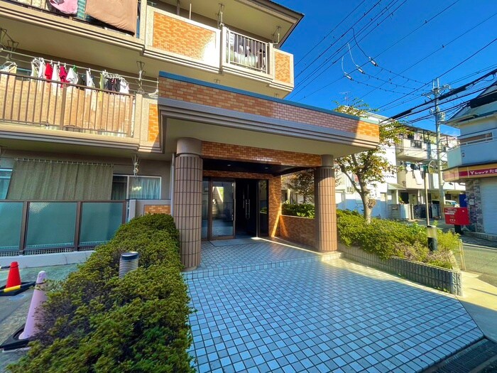 エントランス部分 メゾン三角