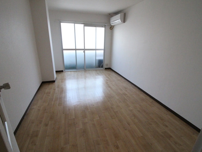 居室 中之町ＴＫハイツ