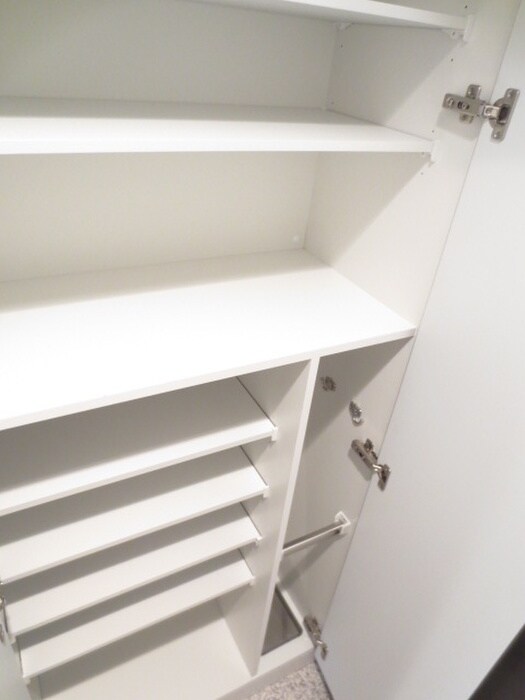 収納 ｱｸｱﾌﾟﾚｲｽ天王寺Ⅱ(904)