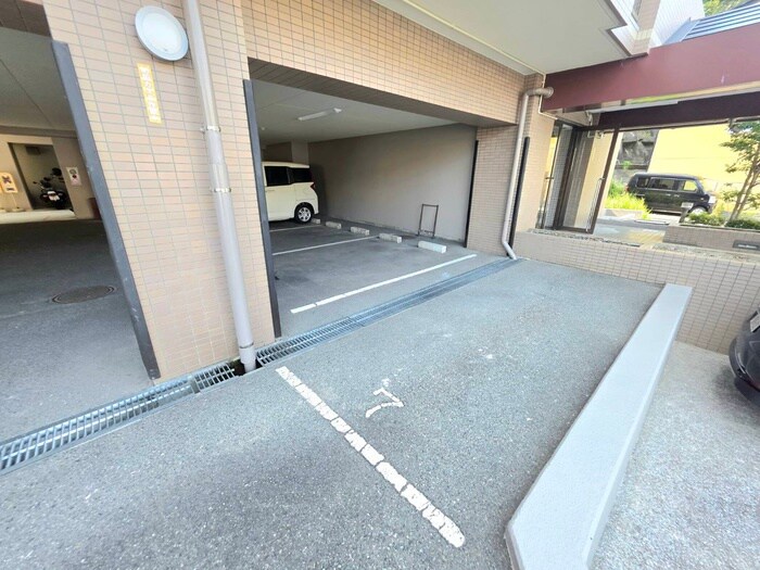 駐車場 日宝アドニス塩屋