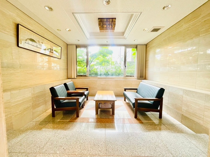 エントランス部分 プレステージ岡本