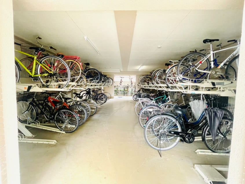 駐輪場 プレステージ岡本