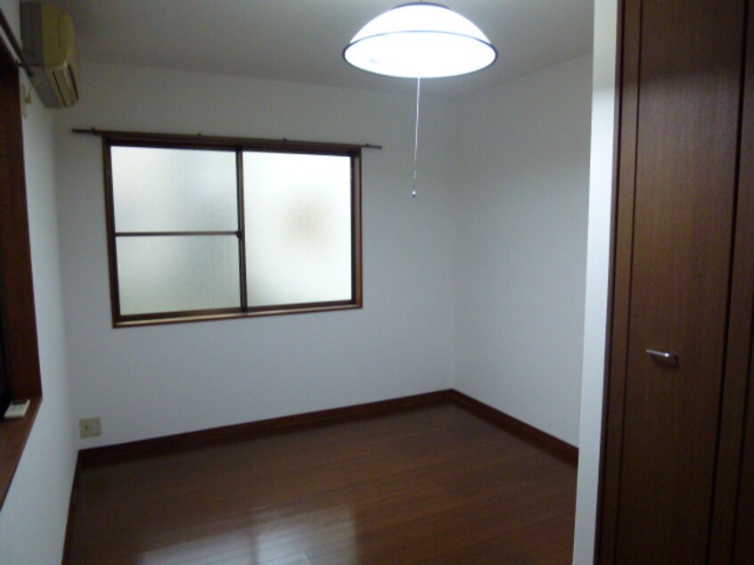 居室 南花屋敷戸建平屋