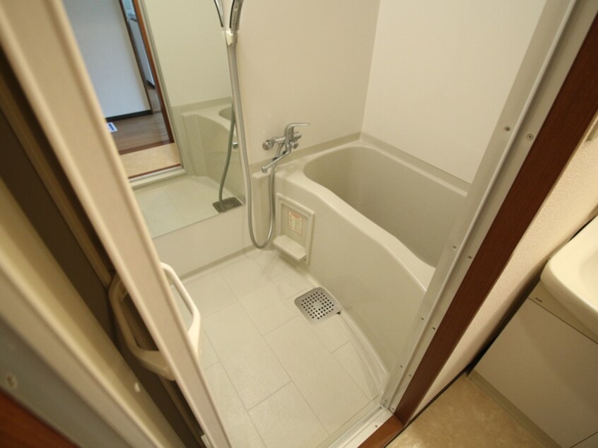 バス／シャワールーム等 ブランチ６１３