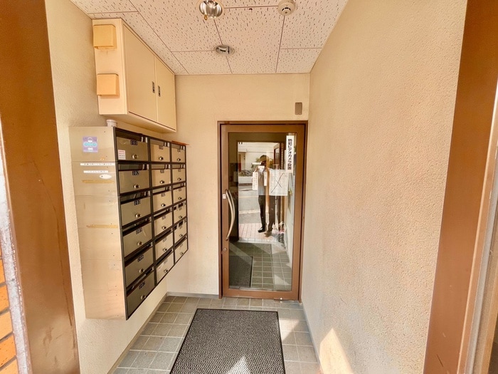 エントランス部分 ハイツしらゆり