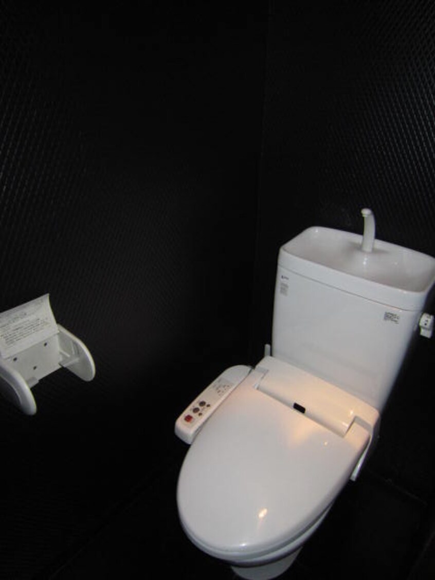 トイレ メルシアタ－鈍色の風