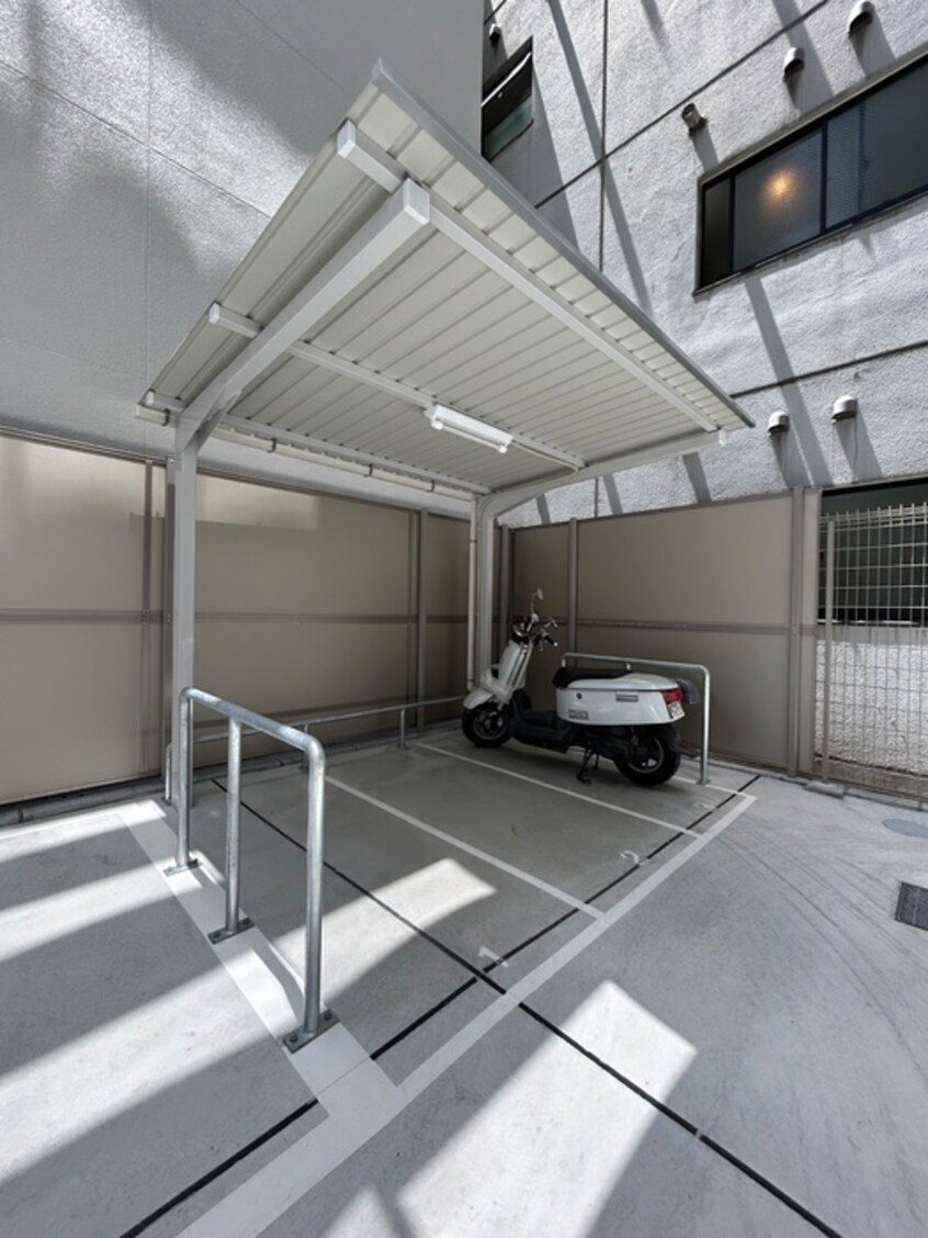 バイク置き場 ﾗｲﾌﾌｨｰﾙﾄﾞなにわ本町RUELLE