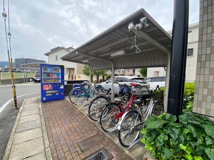 駐輪場 リヴィエ－ル