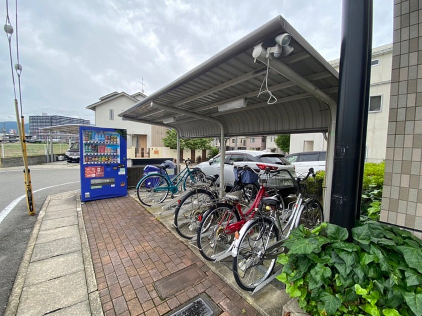 駐輪場 リヴィエ－ル