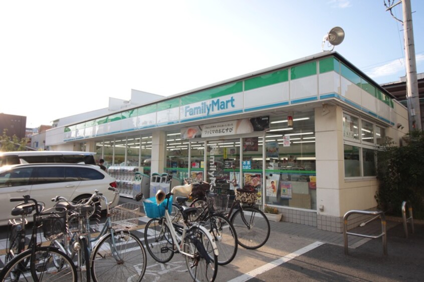 ファミリ－マ－ト中宮店(コンビニ)まで950m Ｃｏｌｌｅｃｔｉｏｎ城北Ⅰ