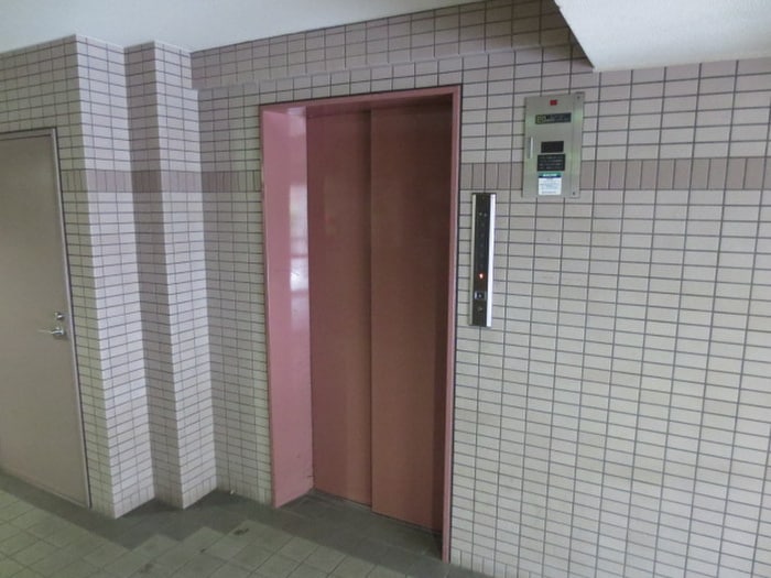 エントランス部分 フェアリ－城東