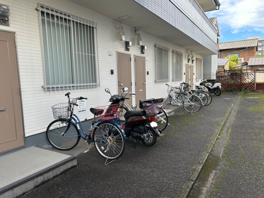 駐輪場 サニーハウスオザサ