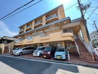 ラムール山の街